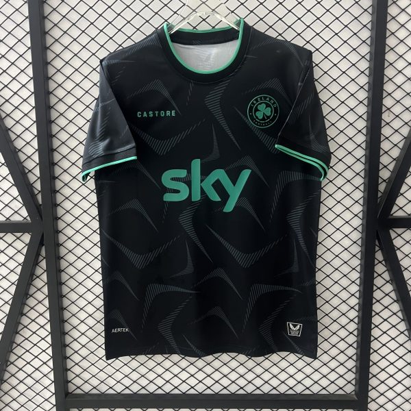 Ireland national team away 26-27